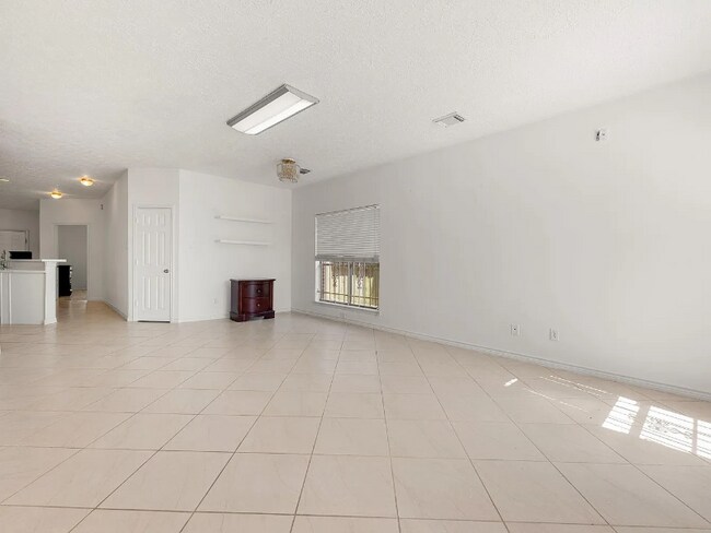 Foto del edificio - 13530 Carruth Ln