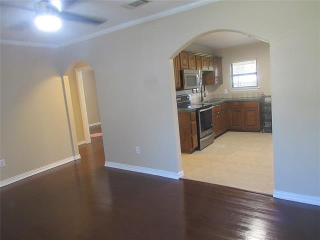 Building Photo - 1648 Corrin Ave