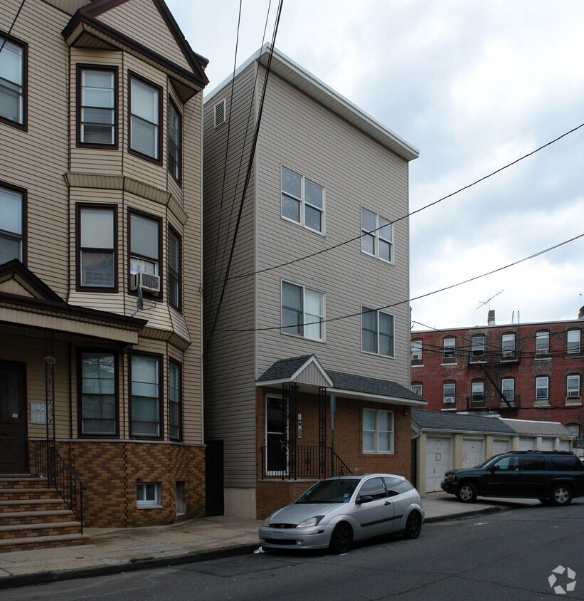 Primary Photo - 103 Chambers St