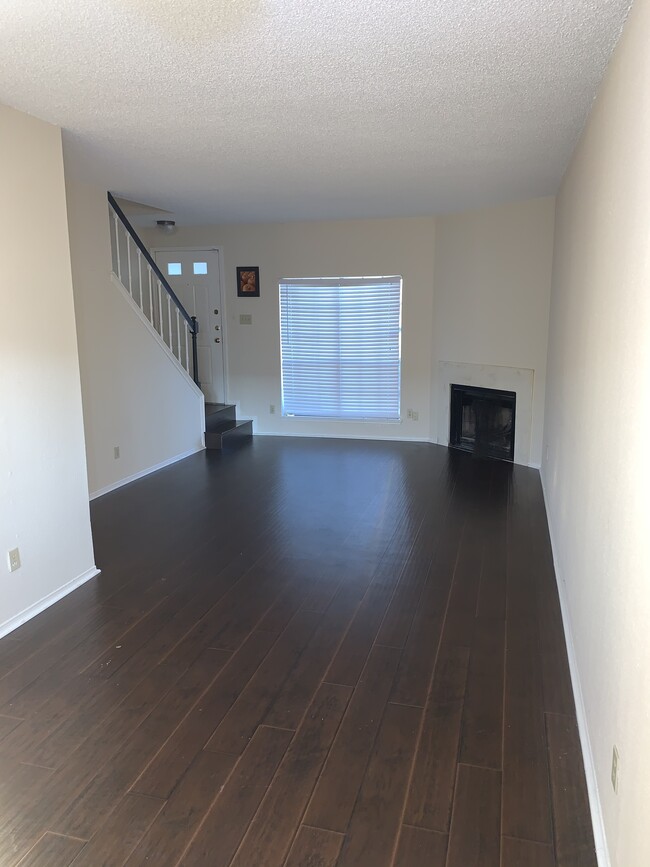 Building Photo - 3600 Jeanetta St