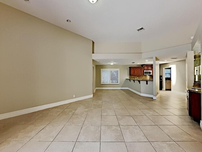 Building Photo - 1076 Deerwood Ln