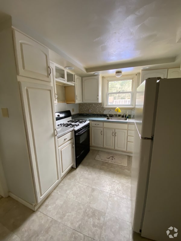 Building Photo - 8111 Bull Creek Rd