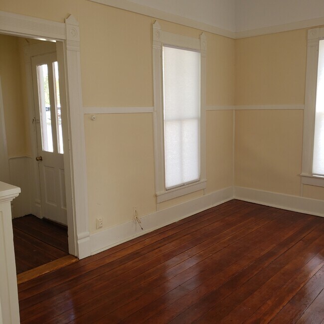 Foto del edificio - 316 W 7th St