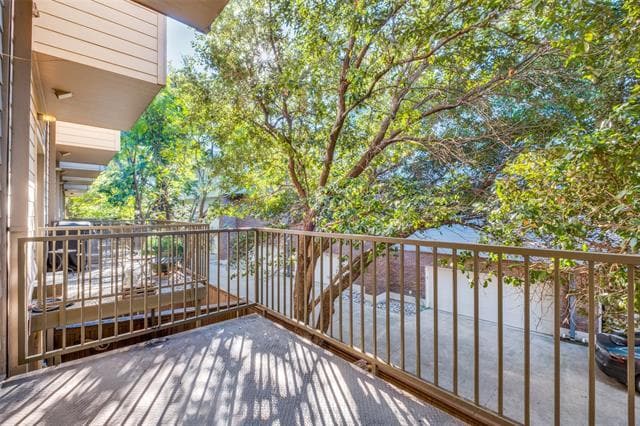 Building Photo - 4225 McKinney Ave