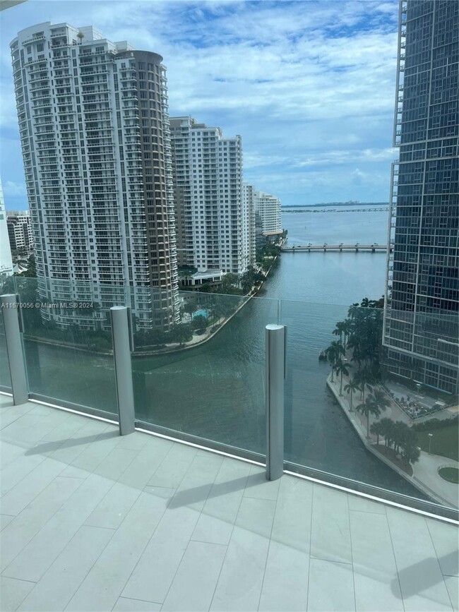 Foto del edificio - 300 Biscayne Blvd Way