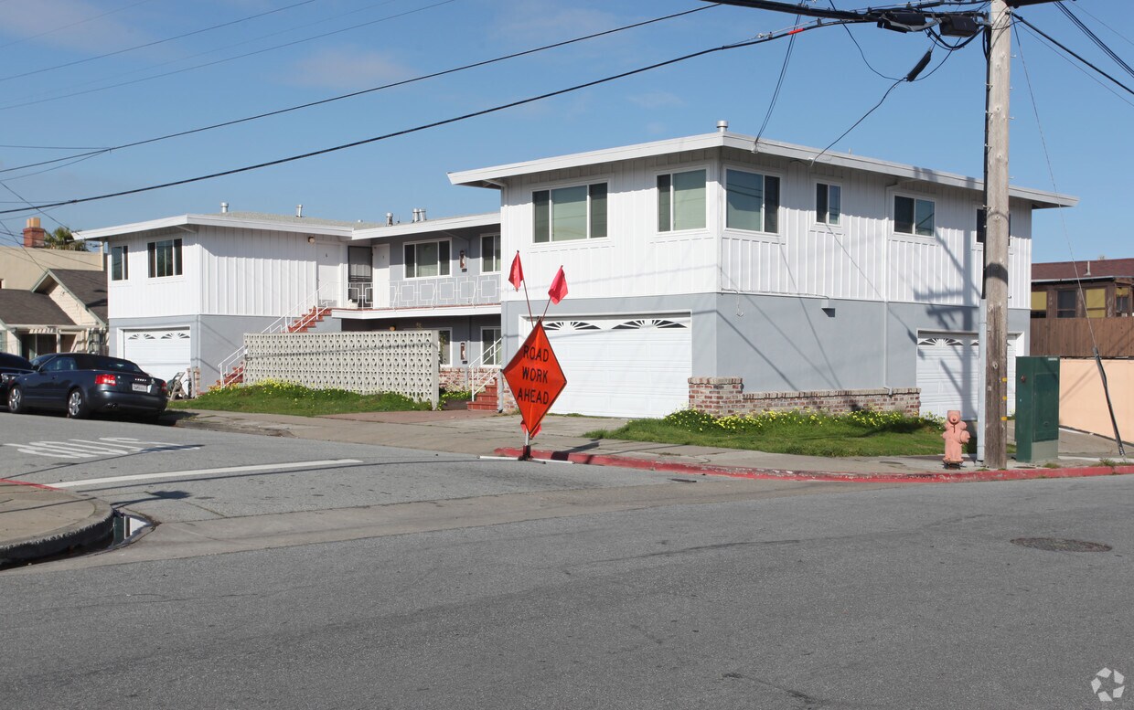 Primary Photo - 200 Linden Ave