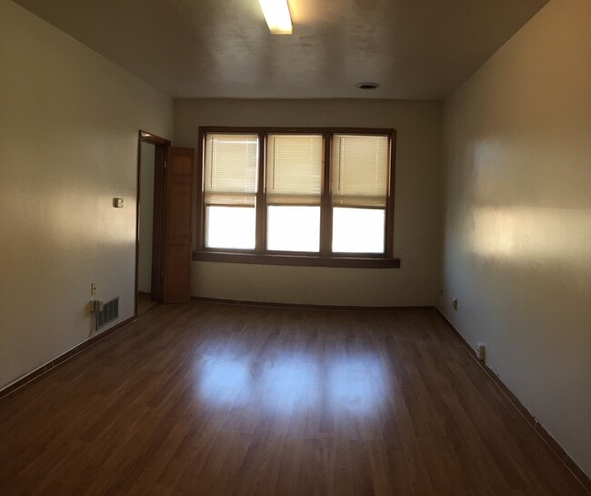 Photo - 2934 S Keeley St Apartment