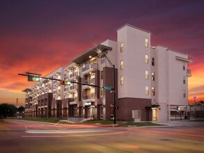 Building Photo - 108 N US Hwy 377