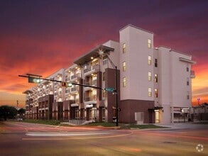 Building Photo - 108 N US Hwy 377
