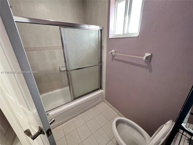 Building Photo - 10644 NW 87th Ct