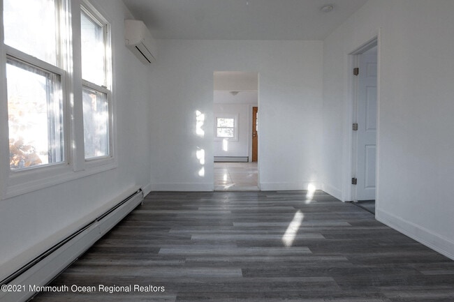 Building Photo - 49 Ideal Ave