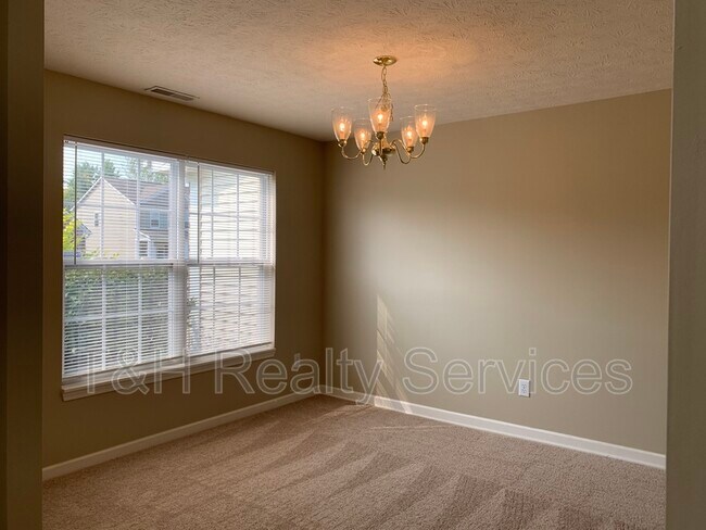 Foto del edificio - 7240 Lakeland Trails Blvd