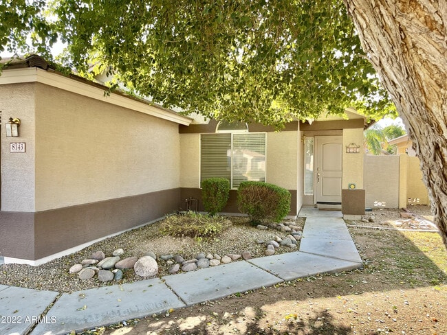 Building Photo - 8143 W Mary Ann Dr