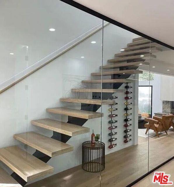 Foto del edificio - 1561 Clear View Dr