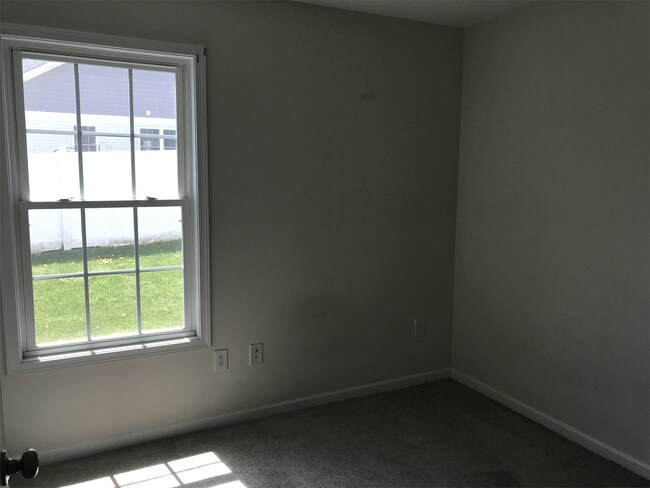 Building Photo - 84 Lofty Cir