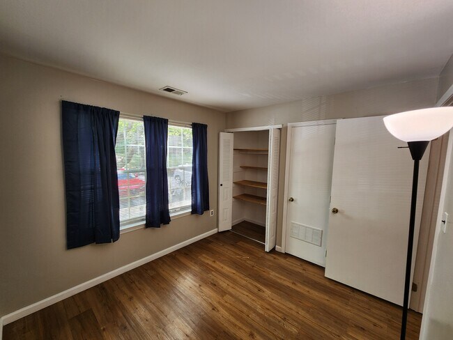 Foto del edificio - 34 Barberry Ct