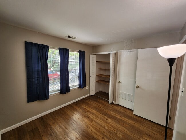 Building Photo - 34 Barberry Ct