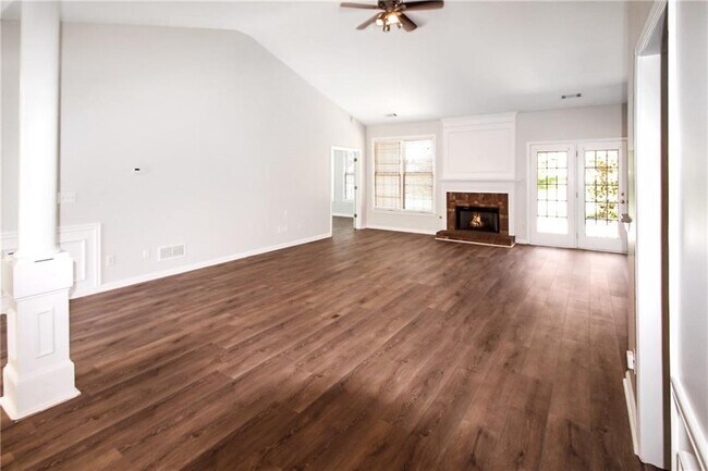 Foto del edificio - 258 Brookcliff Dr NE