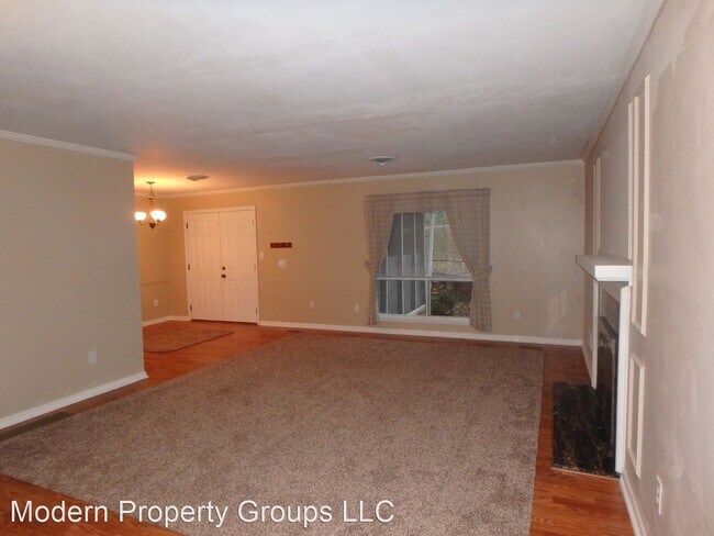 Foto del edificio - 4 br, 3.5 bath House - 3306 Martha Dr