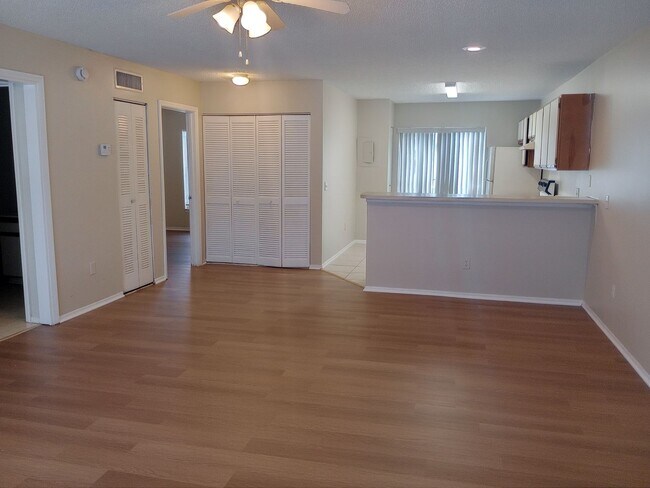 Building Photo - 3651 N Goldenrod Rd