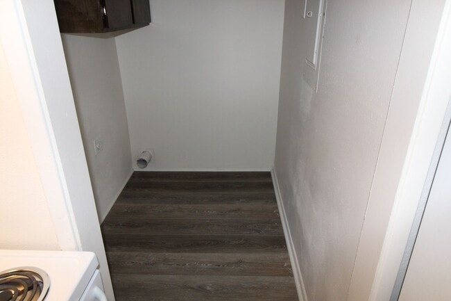 Building Photo - 2332 Linda Vista Dr