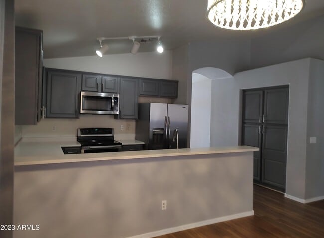 Foto del edificio - 7810 W Solano Dr N