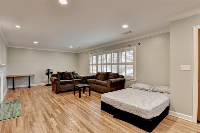 Foto del edificio - 8 Highland Ln