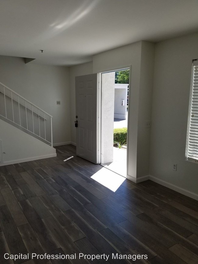 Building Photo - 3 br, 2 bath House - 8708 Lamar St. #2