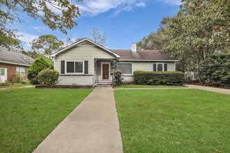 Building Photo - 136 E 57th St