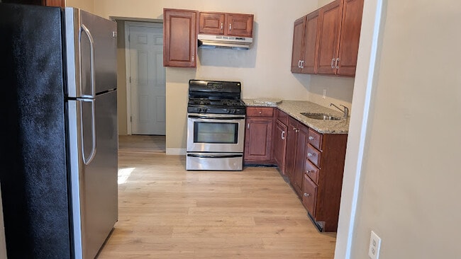 Kitchen - 3220 D St