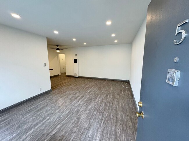 Foto del edificio - 12301-12307 Pacific Ave