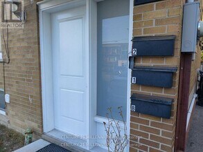 Building Photo - 59 Garthdale Ct