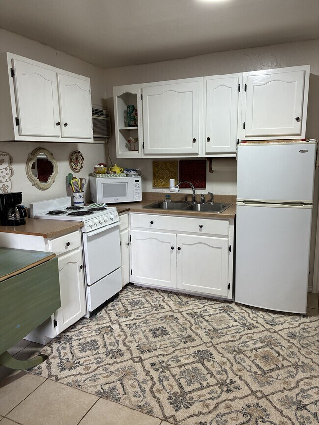 Foto del edificio - 111 E 12th St