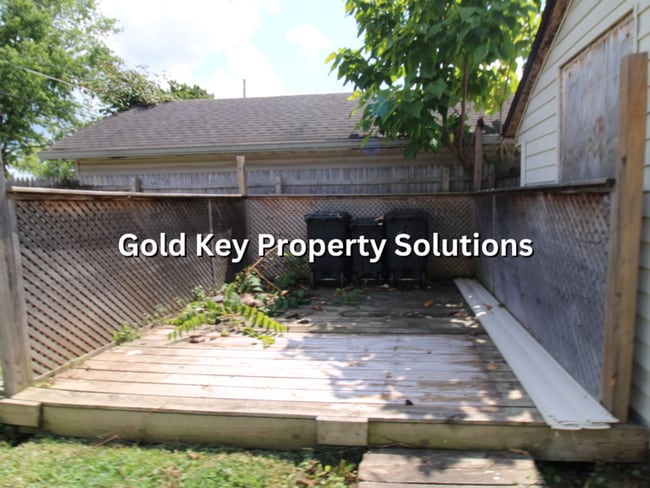 Building Photo - Fully Updated 2 BR 1 BA House with Covered...