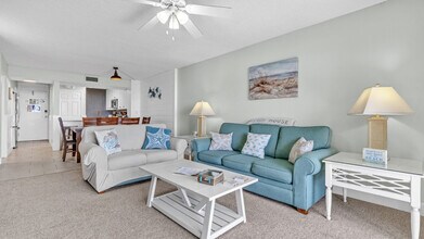 Building Photo - 7205 Thomas Dr
