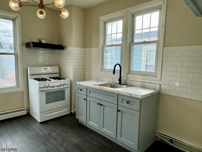 Foto del edificio - 318 Ampere Pkwy