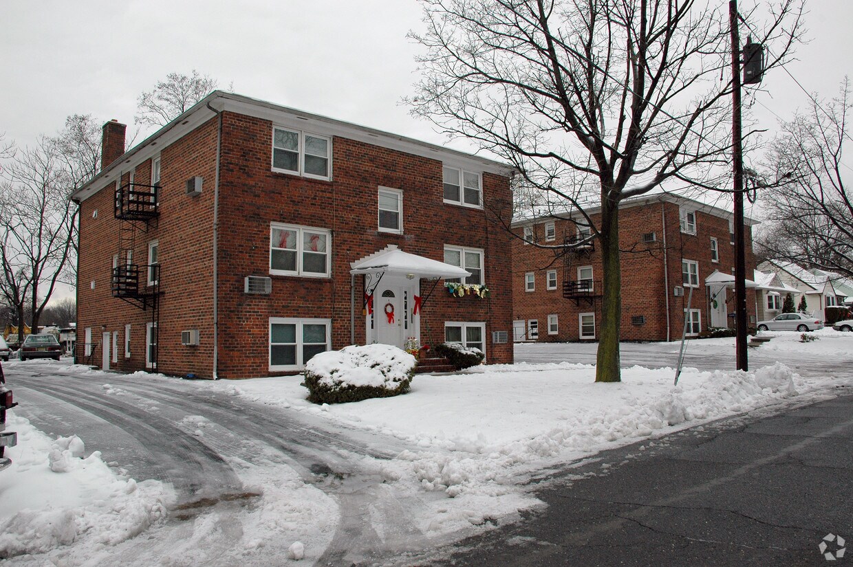 Building Photo - 15 Brokaw Blvd