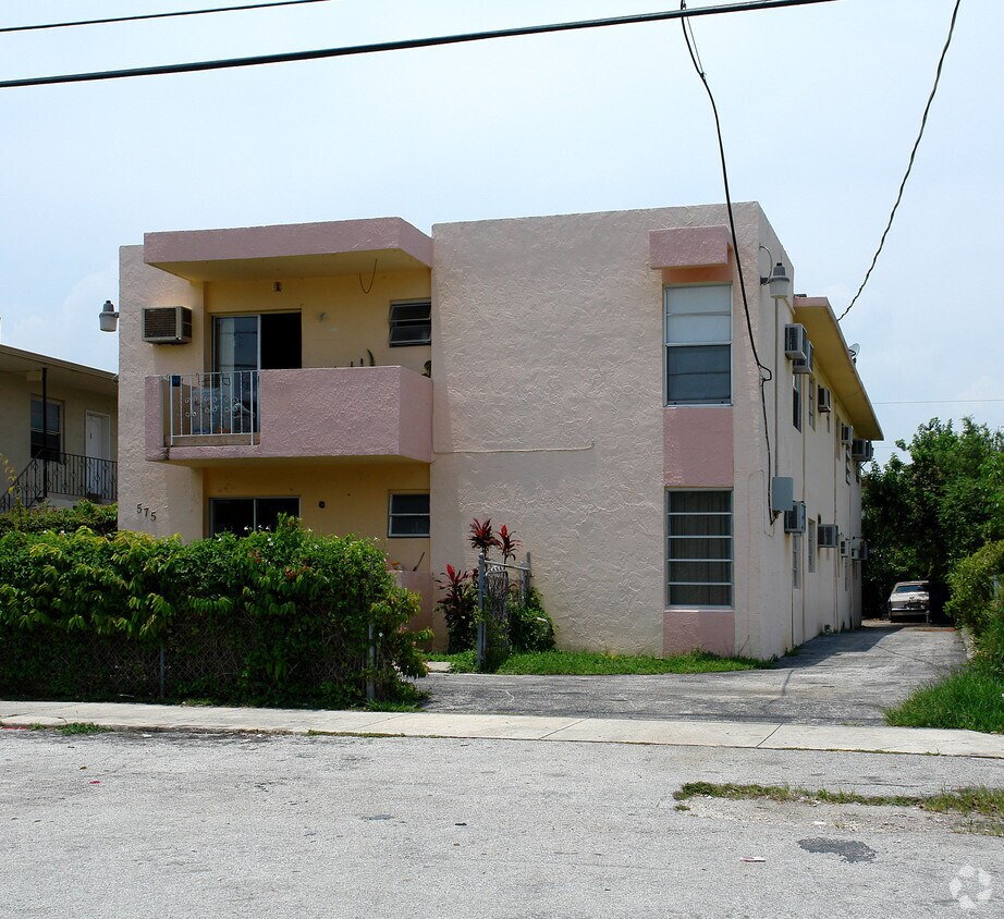 Foto del edificio - 575 SW 11th St