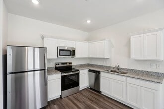 Building Photo - 3509 Cardinal Dr SW