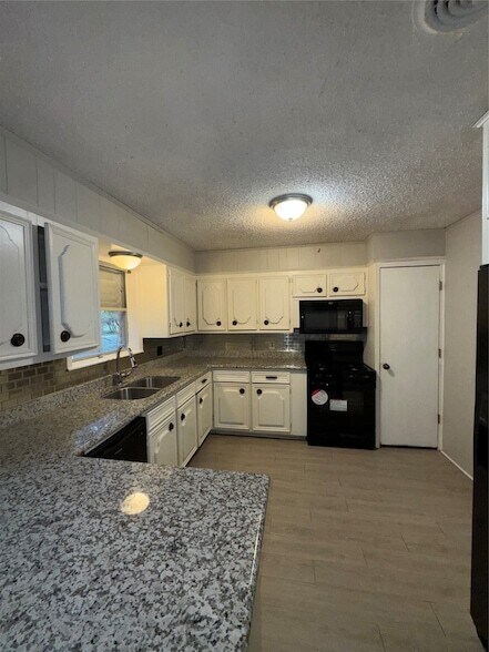 Foto del edificio - 5717 Woodrow St