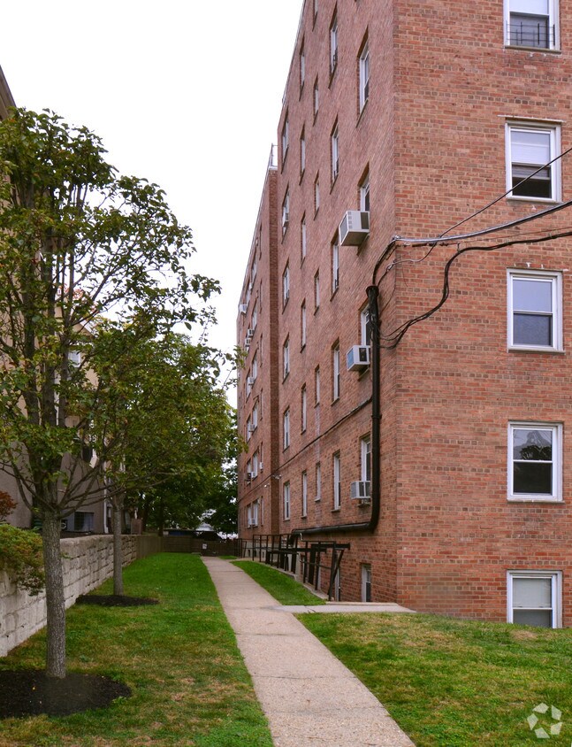 126 ¡Franklin ¡alejado - 126 Franklin Ave