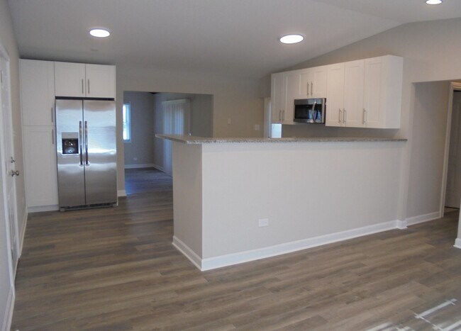 Foto del edificio - 18 W Green Meadows Blvd