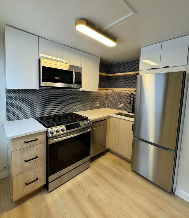 Building Photo - 1 Bd / 1 Ba Seattle Apartment