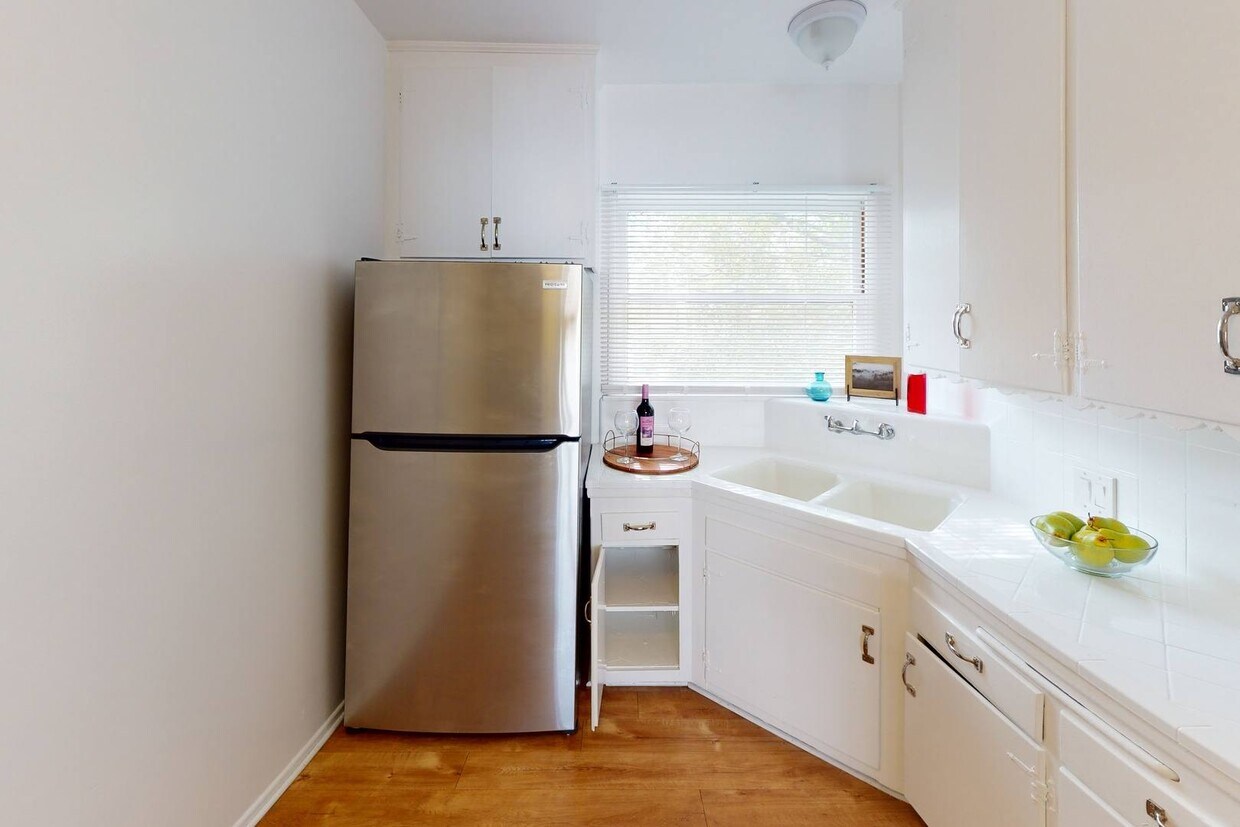 Foto principal - Rowena Avenue Apartments