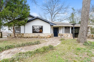 Building Photo - 1110 9th Ave