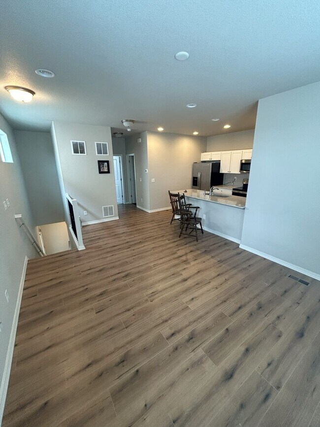Building Photo - 4111 Samaritan Lp