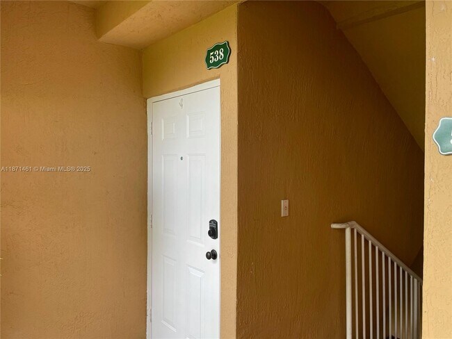 Building Photo - 6560 NW 114th Ave