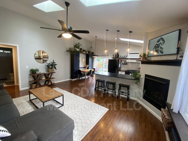 Building Photo - 1139 6th St