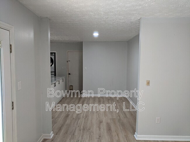 Building Photo - 1030 Crooked Creek Rd