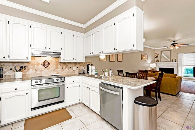 Foto del edificio - 4188 Jefferson Woods Dr